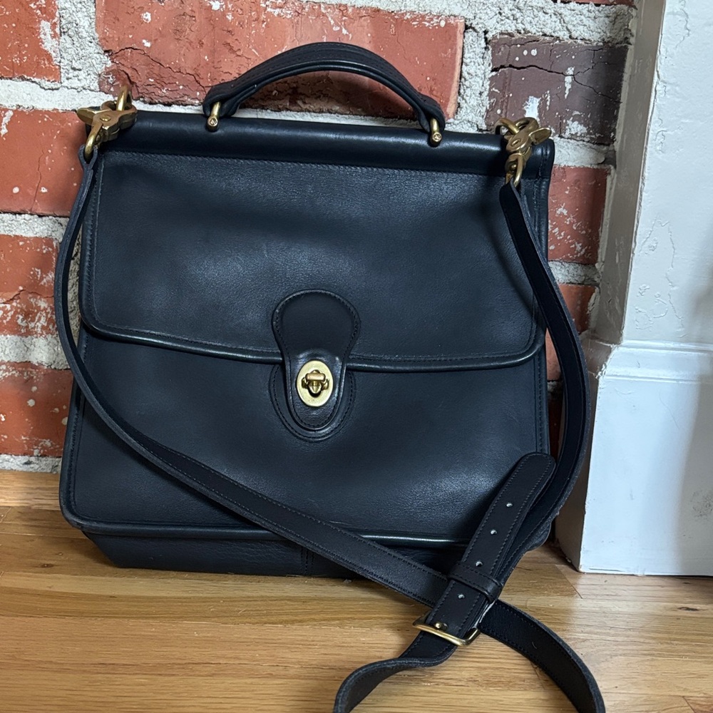 Vintage Navy Blue Coach Willis bag